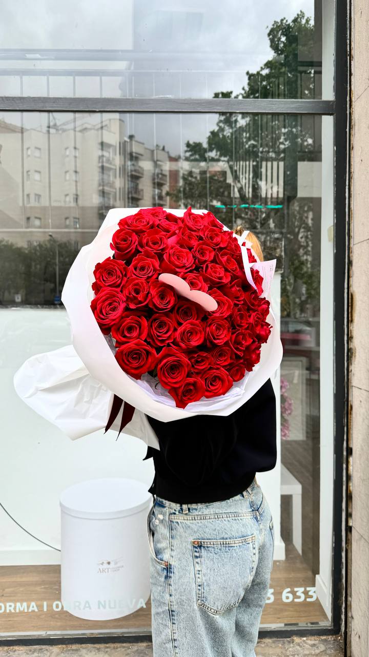 50 red rose