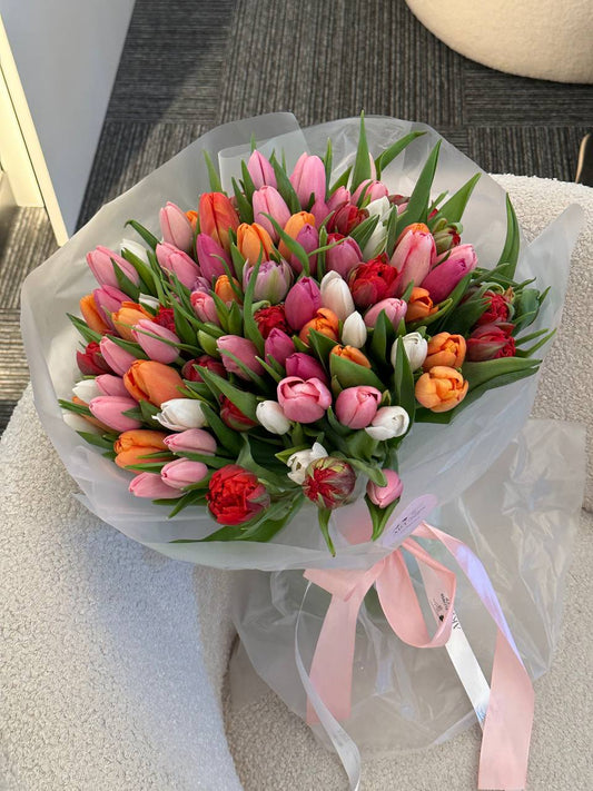 101 colorful tulips